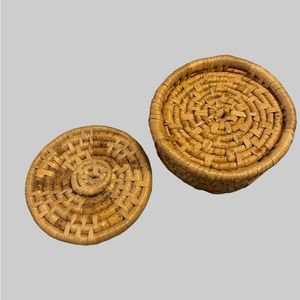 Vintage Round Rattan coaster set